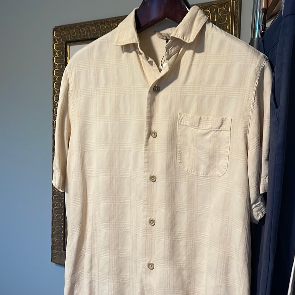 Men’s short sleeve 100% silk shirt size medium